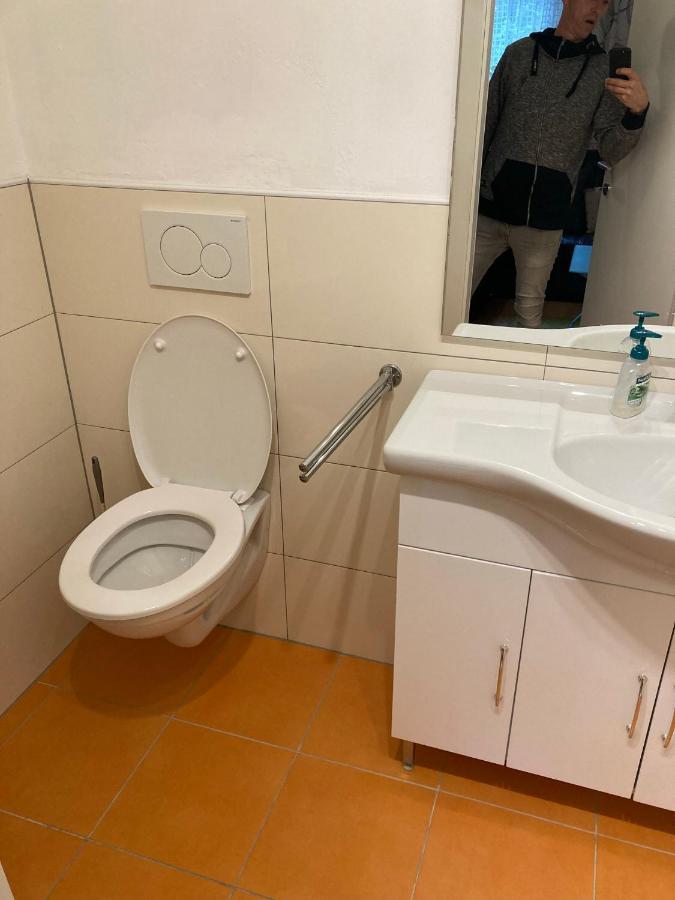Ferienwohnung Heurigenbar Feldkirchen an der Donau Exterior foto